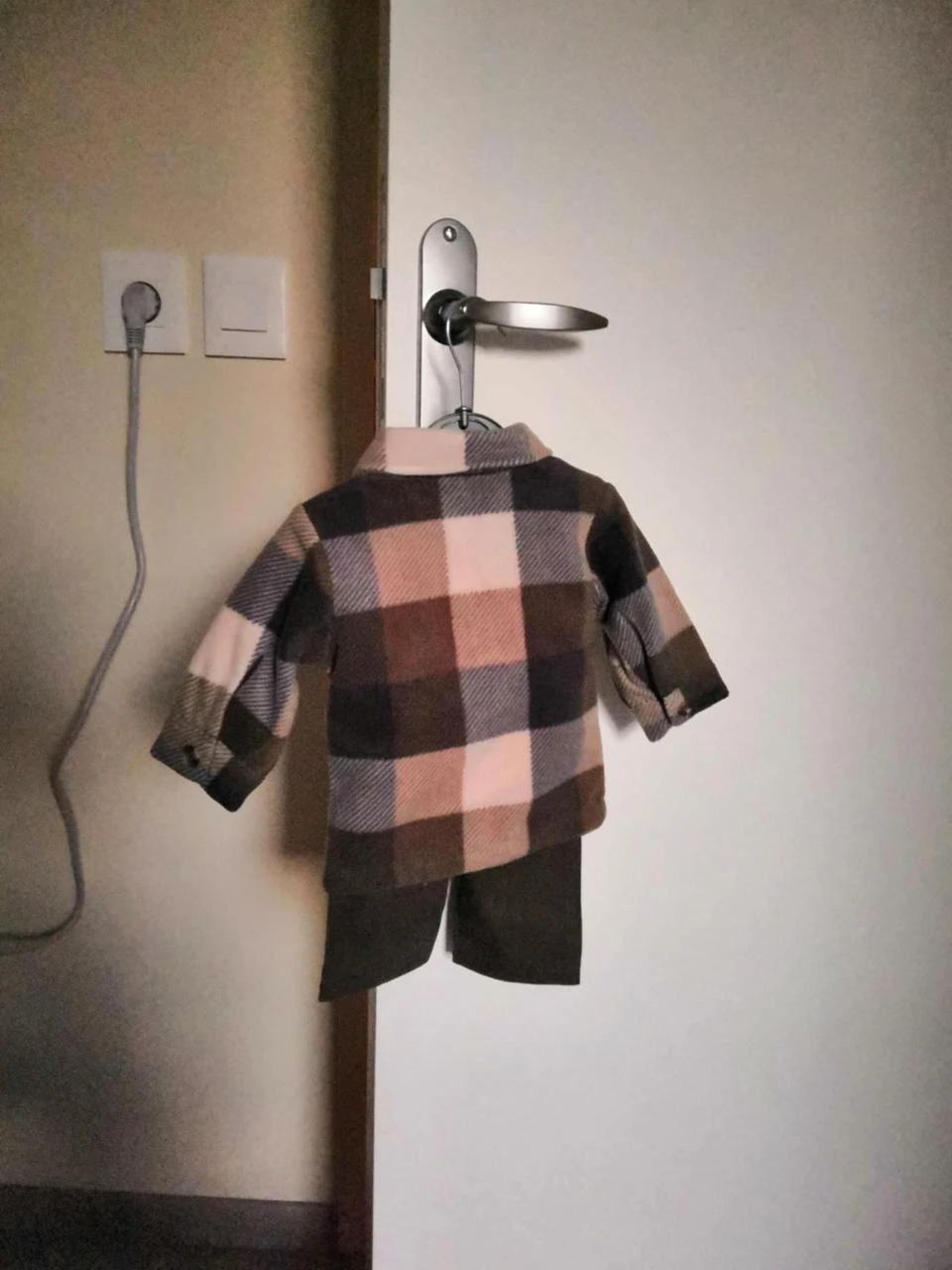Conjunto de 3 piezas (Sobrecamisa de franela a cuadros + pantalón + camiseta) 3 meses Talla única – photo 2